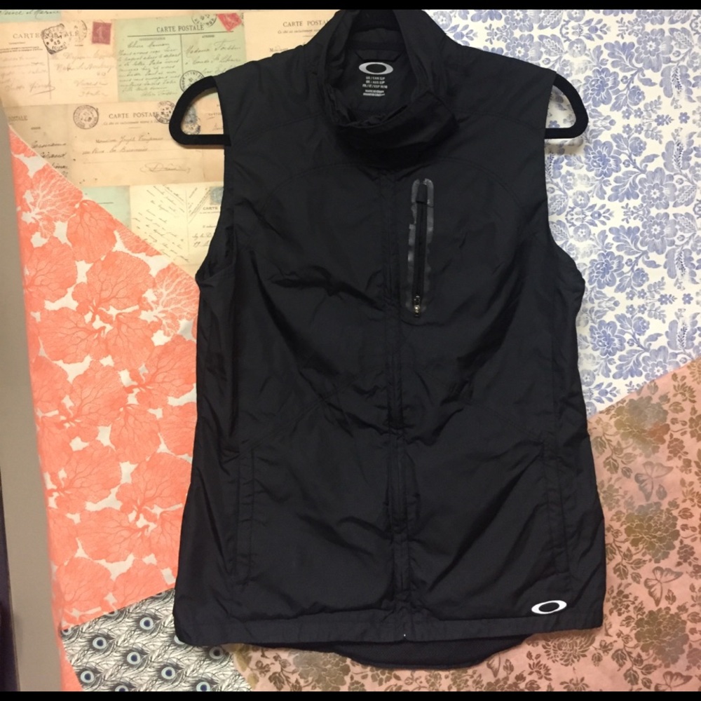 Oakley Vest
